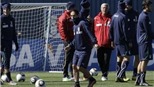 HLV lão làng Arrigo Sacchi "mổ xẻ bệnh" của Italia